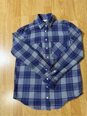 Aeropostale Women's  Navy and Purple Plaid Button-Down Shirt - Size XS